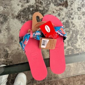 Havaianas You St. Tropez Sandals NWT Size 7/8 Pink Multi Color